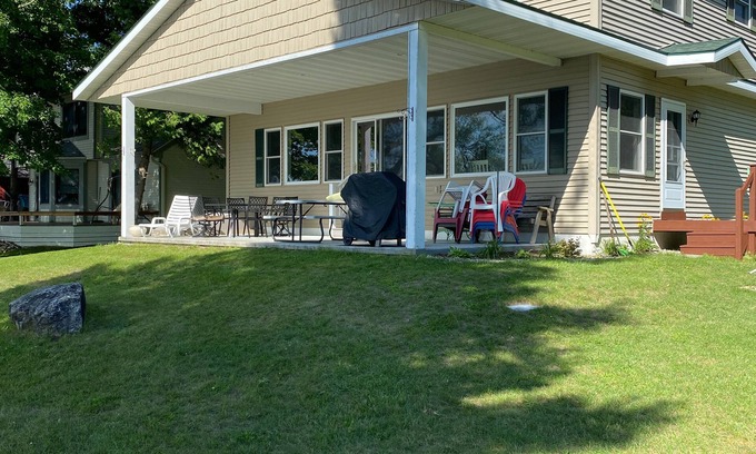 Central Lake Casa | Torch Lake Northern Escape