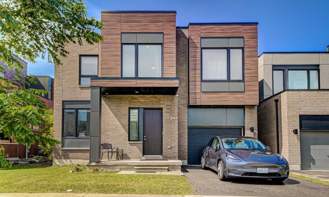 Downsview Casa | Toronto Co-Living Luxury Mansion