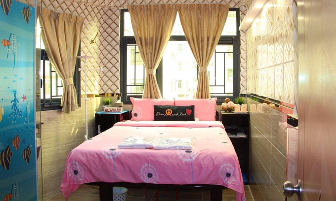Jordan Casa | Toronto Holidays