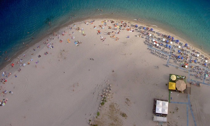 Torre di Faro Apartamento | Torre Faro (Messina) - Alquiler de una mansarda cómoda y limpia junto al mar