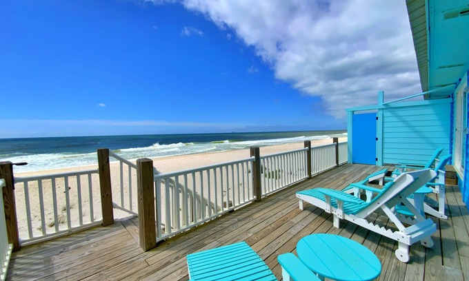 Surf Side Shores Casa | Total Facelift! Beachfront & Dog Friendly!