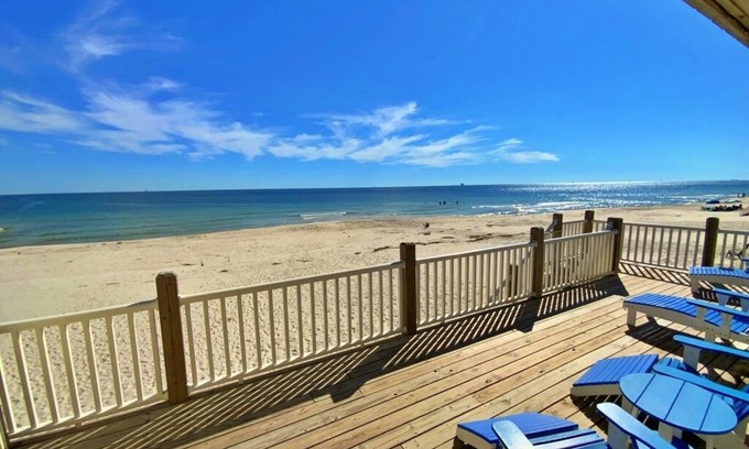 Surf Side Shores Casa | Total Facelift! Beachfront and Dog Friendly!