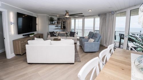 Gulf Lagoon Beach Apartamento | Total Remodel - 3BR-3BA Corner Beachfront - Winter Snowbirds Welcome!