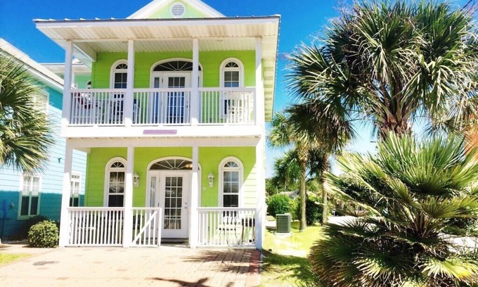 Lullwater Beach Casa | Totally Beachin '- ¡RESERVA AHORA PARA VERANO Y CAE AHORA! PASOS A LA PLAYA, PISCINA, + MAS.