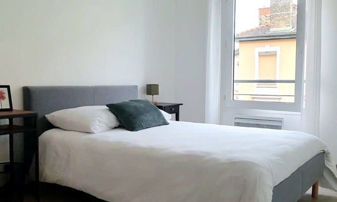 Villette Gare Apartamento | Totem, Bright and quiet 70m² 2-bedroom apartment with balcony