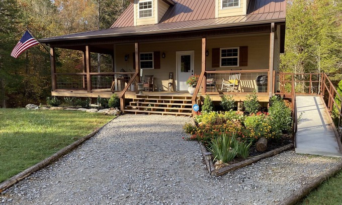 Linden Cabina | Touch of Heaven. Family friendly, Fishing, Nature galore! Maximum 6 guests.