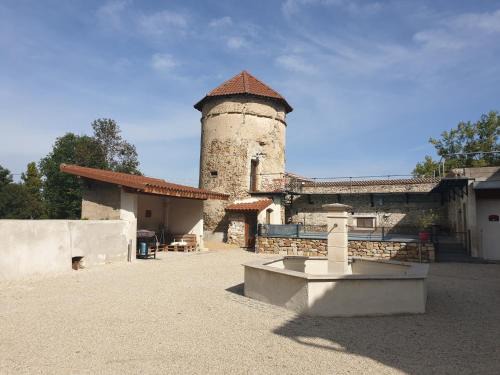 Beauregard-l'Eveque Casa | Tour de charme atypique
