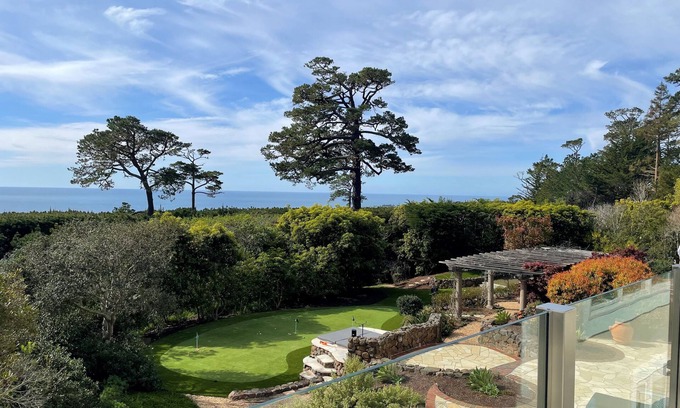 Del Monte Forest Casa | Tour de Elegance Ready! Gated Estate, Private Garage, Unmatched Views!
