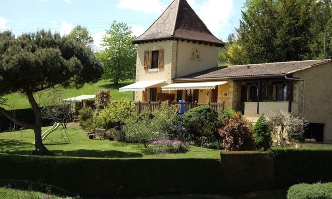 Sarlat-la-Caneda Apartamento | Tour Périgourdine à Sarlat - Private swimming pool -Havre de Paix close to amenities