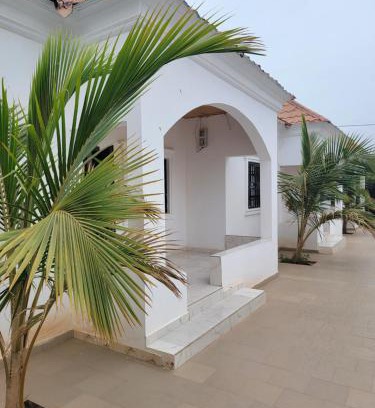 West Coast Division Apartamento | Touray holiday rental