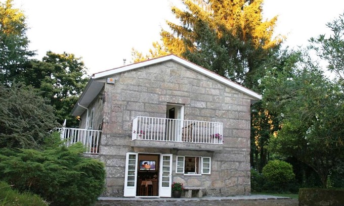 Ponte Caldelas Casa | Casa turística en Pontecaldelas, Pontevedra, piscina, jardín 3000 m2 y barbacoa