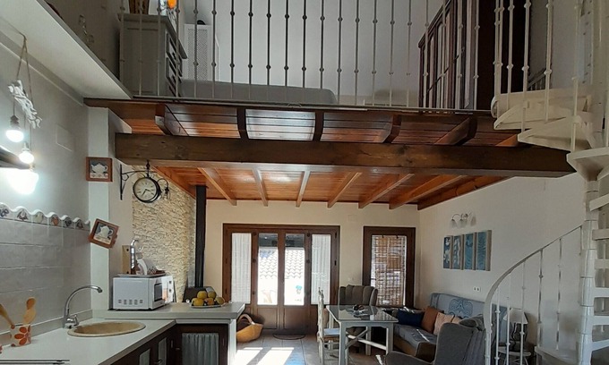 La Nava Cabaña | Vivienda Turística Las Tinajas Pequeñas (IDEAL PARA MATRIMONIOS CON 1 O 2 NIÑOS)