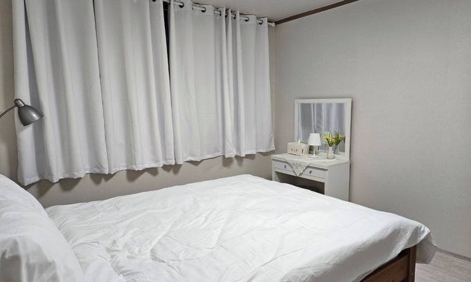 Pyeongtaek Casa | TOV 안정리게이트옆, 2층 조용한 주택가, long-term, 방3(Q,Q,SS)