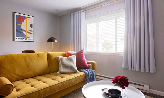 Tower Grove East Apartamento | Tower Grove Bauhaus Beauty Near STL Attractions and Hospitals