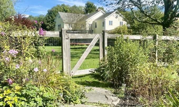 Wassaic Casa | Tower Hill - Hilltop Country Retreat with Panoramic Views