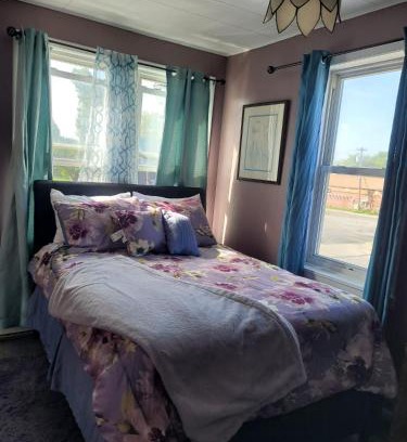 Niagara Falls Apartamento | Tower of Little Italy