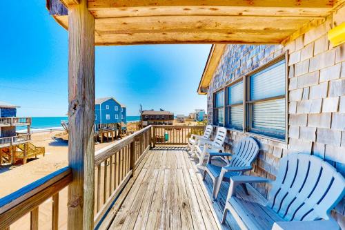 Buxton Casa | Tower Top & Bottom