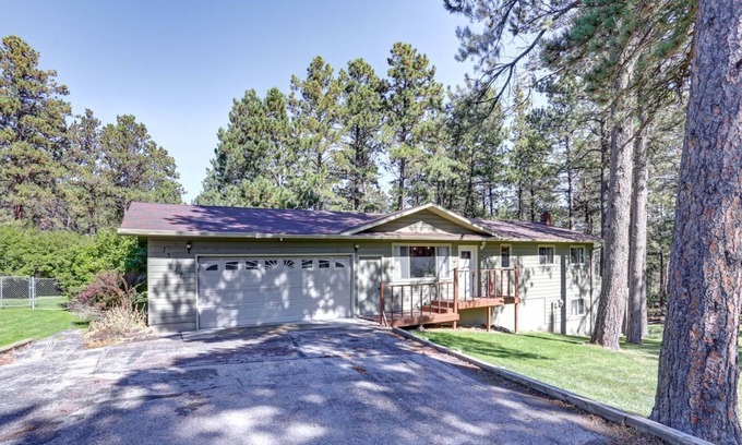 Rimrock Casa | Towering Timber Hideaway