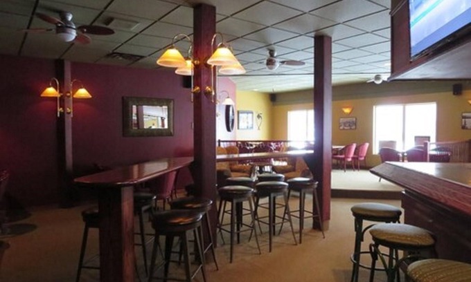 Whitehorse Hotel | Town and Mountain Hotel