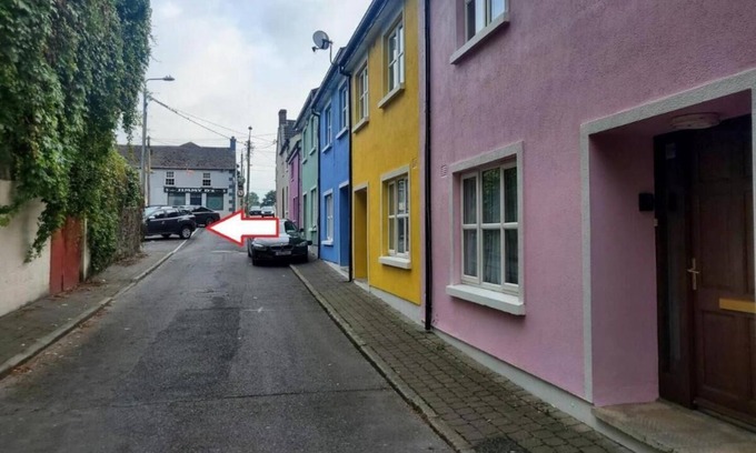 Muine Bheag Casa | Town Centre 2-bedroom house with WiFi in Muine Bheag