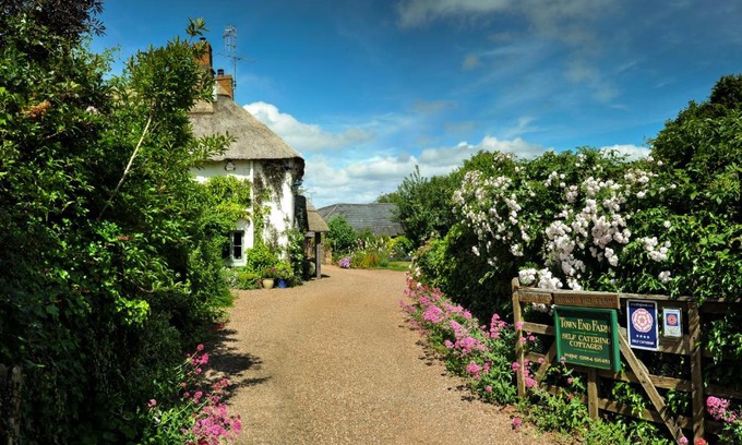 Crowcombe Casa | Town End Farm Cottages