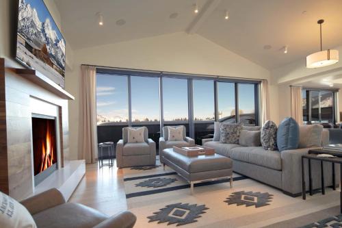 Jackson Casa | Town Hill Penthouse