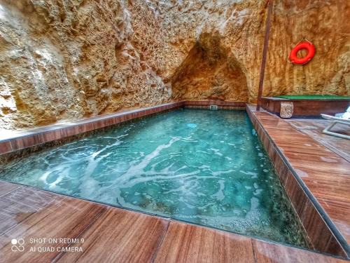 Kalkara Apartamento | Town House with Private Pool in Village Centre