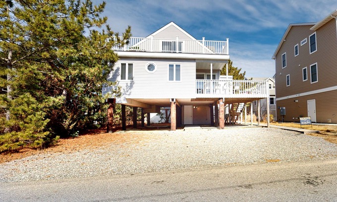 South Bethany Casa | Town of Bethany house w/ WiFi & gorgeous deck - steps from the sand & surf