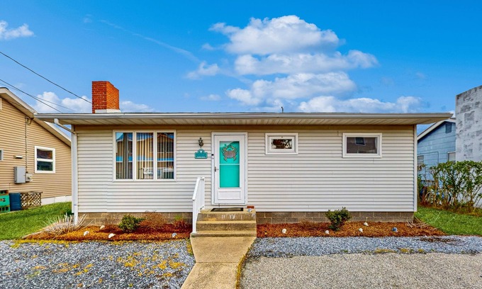 South Bethany Harbor Casa | Town of South Bethany waterfront home with boat ramp - 5-min walk to beach