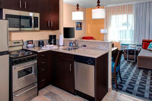 Greenacres Hotel | TownePlace Suites by Marriott Bakersfield West
