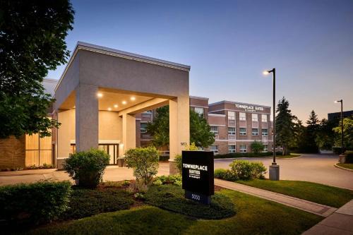 Airport Corporate Hotel | TownePlace Suites by Marriott Mississauga-Airport Corporate Centre