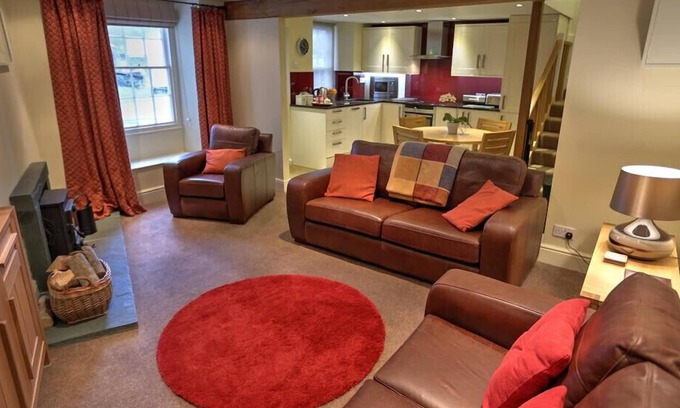 Elterwater Cabaña | TOWNFOOT COTTAGE, pet friendly, with open fire in Langdale