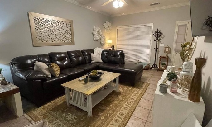 Oxford Casa | Townhome: 2 Bedrooms, 2.5 Baths, Close to Campus