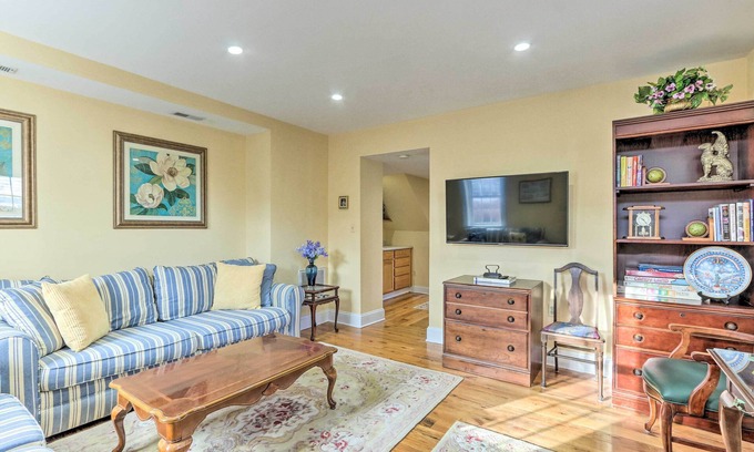 Leesburg's Old and Historic District Casa | Townhome in Leesburg Historic District!