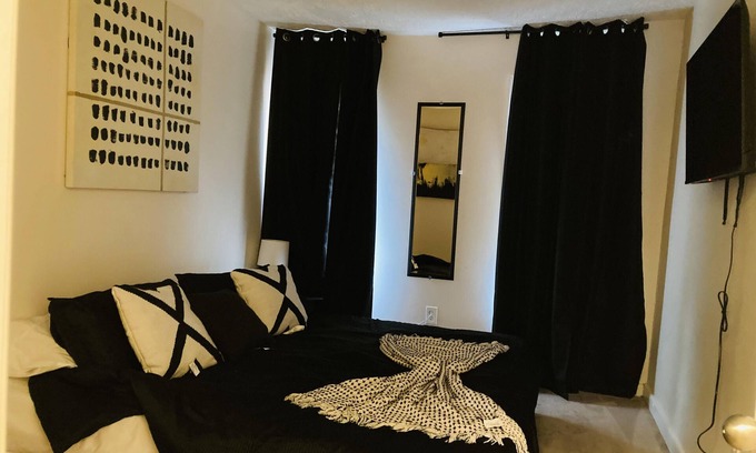 Central Northside Casa | Townhome in the Mexican War Streets! Pet-Friendly and off-street parking options