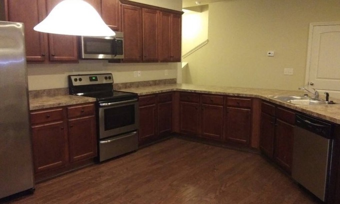 McDonough Casa | Townhome nestled in Henry County