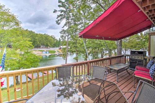 Hot Springs Village Casa | Townhome on Lake Desoto Deck and Water Views!