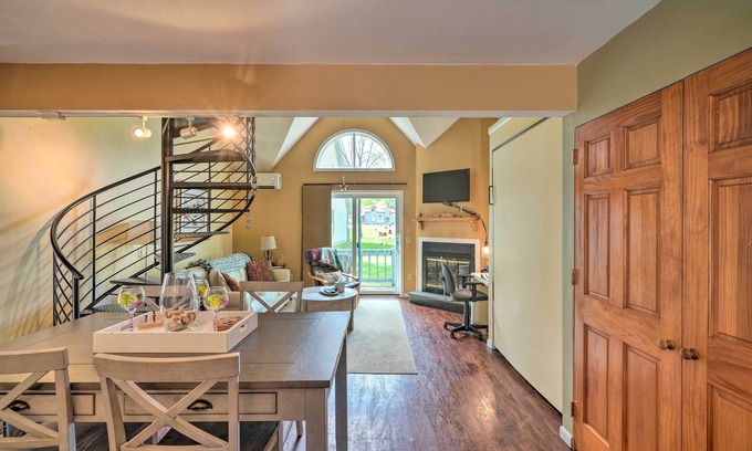 Ellicottville Apartamento | Townhome w/ Fireplace - Walk to Chairlift!