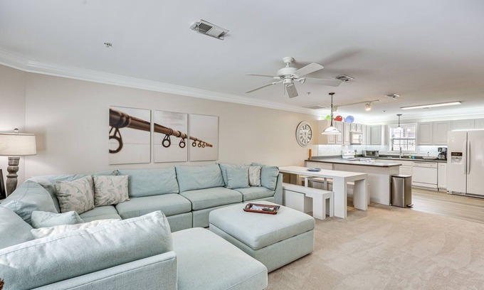 White Lake Casa | Townhome w/ Outdoor Pool & White Lake Access!