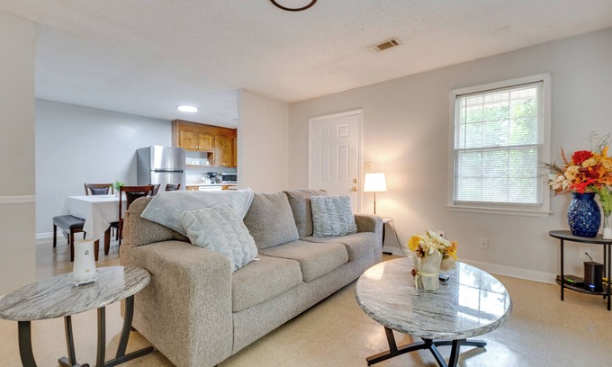Cedartown Casa | Townhome w/ Porch: 2 Mi to Central Cedartown!
