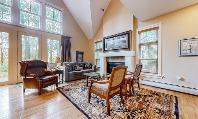 Proctorsville Casa | Townhome with patio & on-site pool, hot tub, sauna & tennis access