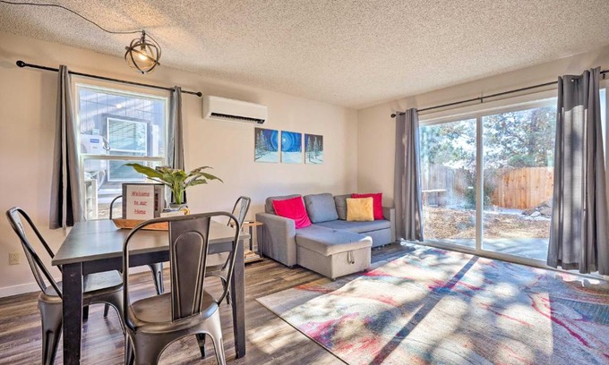 Mountain View District Casa | Townhome with Putting Green about 4 Mi to Old Mill!