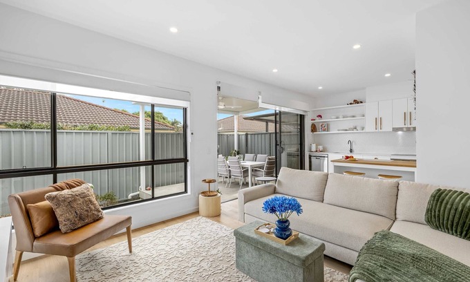 Marks Point Casa | Townhouse in Marks Point