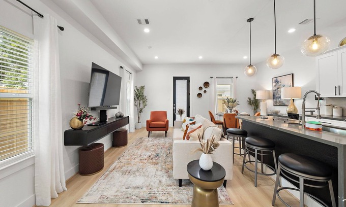 OST - South Union Casa | Townhouse Nr DT & Med Center | Games | Pet | WiFi