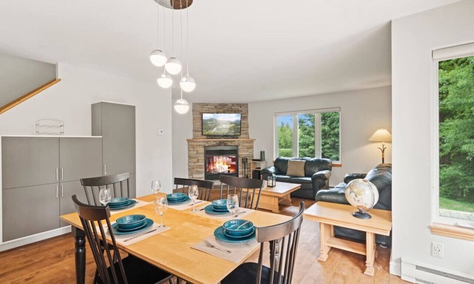 Mont-Tremblant Casa | Townhouse on the Golf w/ Pool Access -Aiglon 1748