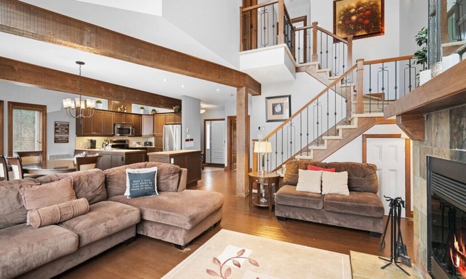 Mont-Tremblant Casa | Townhouse on the Golf La Bête -10min to Tremblant