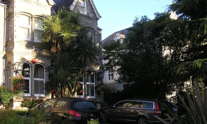 Truro Casa | TOWNHOUSE ROOMS