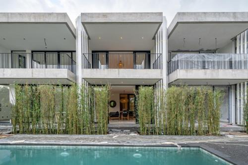Melayang Apartamento | Townhouse T3 - Tropical Calm Meets Modern Comfort - Ubud