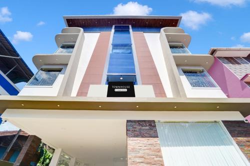 Thiruvananthapuram Hotel | Townhouse Trivandrum Padmanabhaswamy Temple Formerly Rezt N Relaz Inn