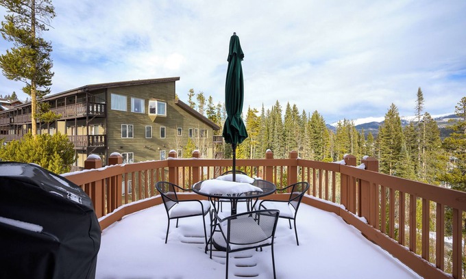Bear Crossing Casa | Bike Trails | Hot Tub w/ Mountain Views!